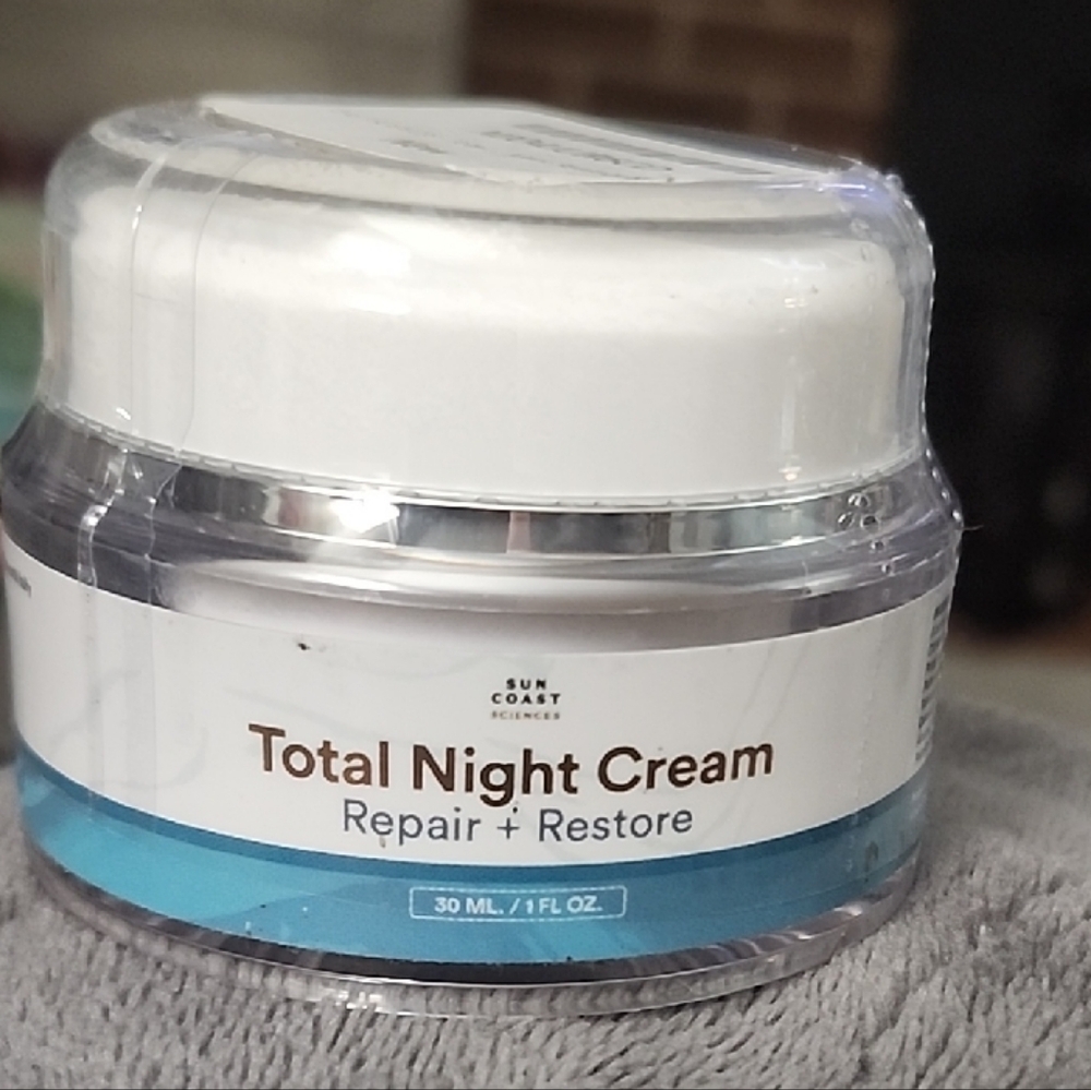 OLAY Repair + Restore Night Cream - White and Blue